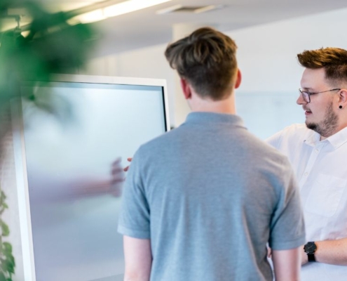 Econsor Mitarbeiter analysieren Daten